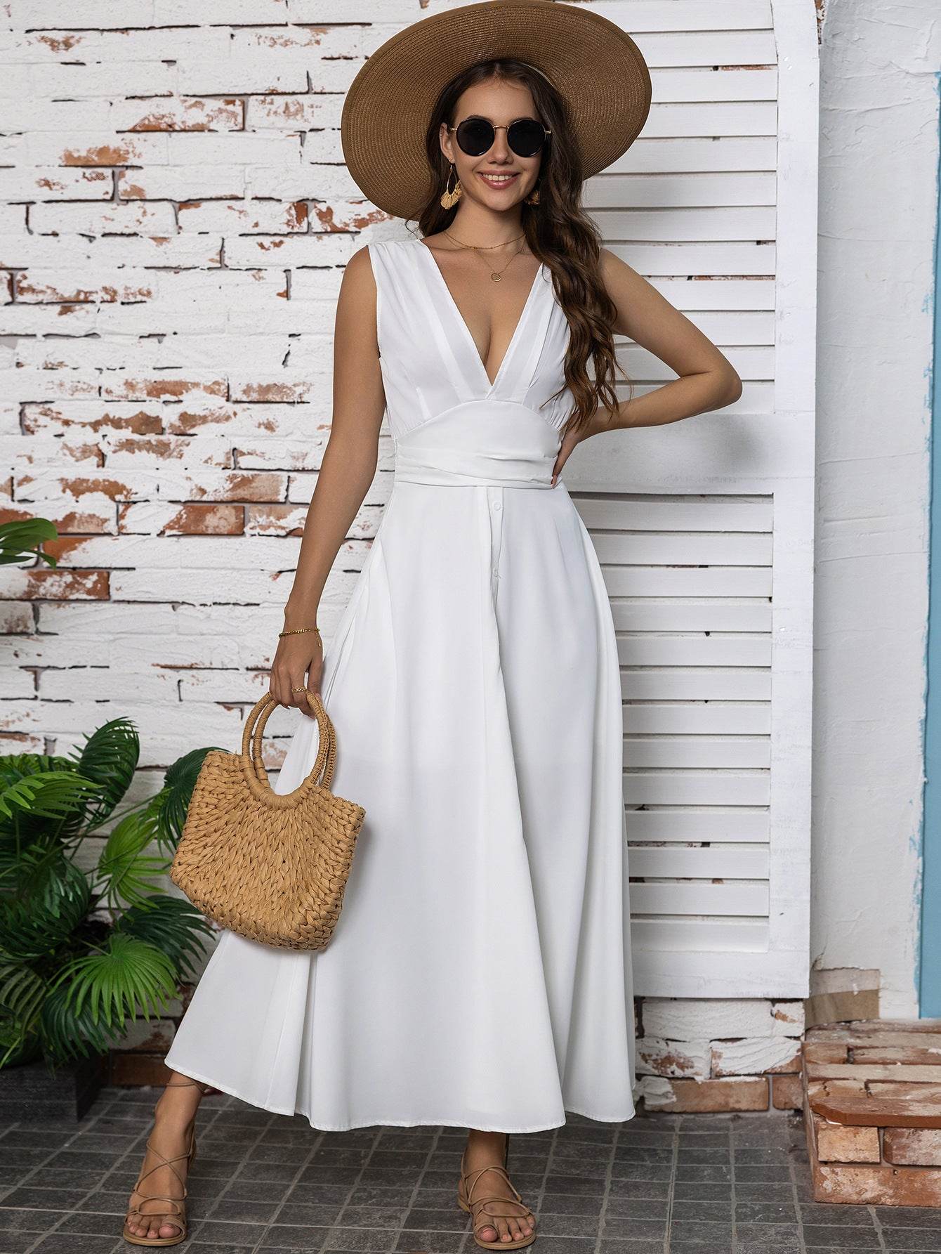 Robe longue sans manches à décolleté plongeant - Clairea Boutique