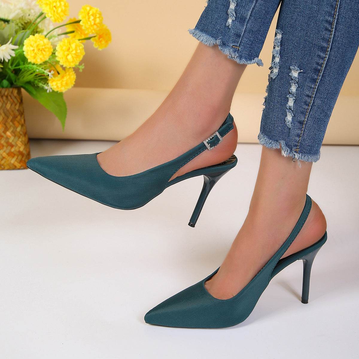 Escarpins à Talons Hauts avec Bout Pointu et Boucle Élégante - Clairea Boutique
