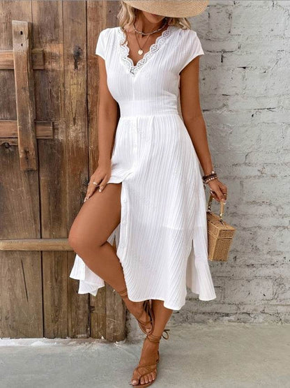 Robe Élégante à Col V Dentelle Texturée - Clairea Boutique
