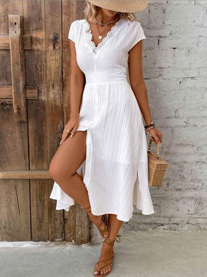 Robe Élégante à Col V Dentelle Texturée - Clairea Boutique
