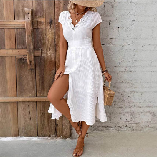 Robe Élégante à Col V Dentelle Texturée - Clairea Boutique